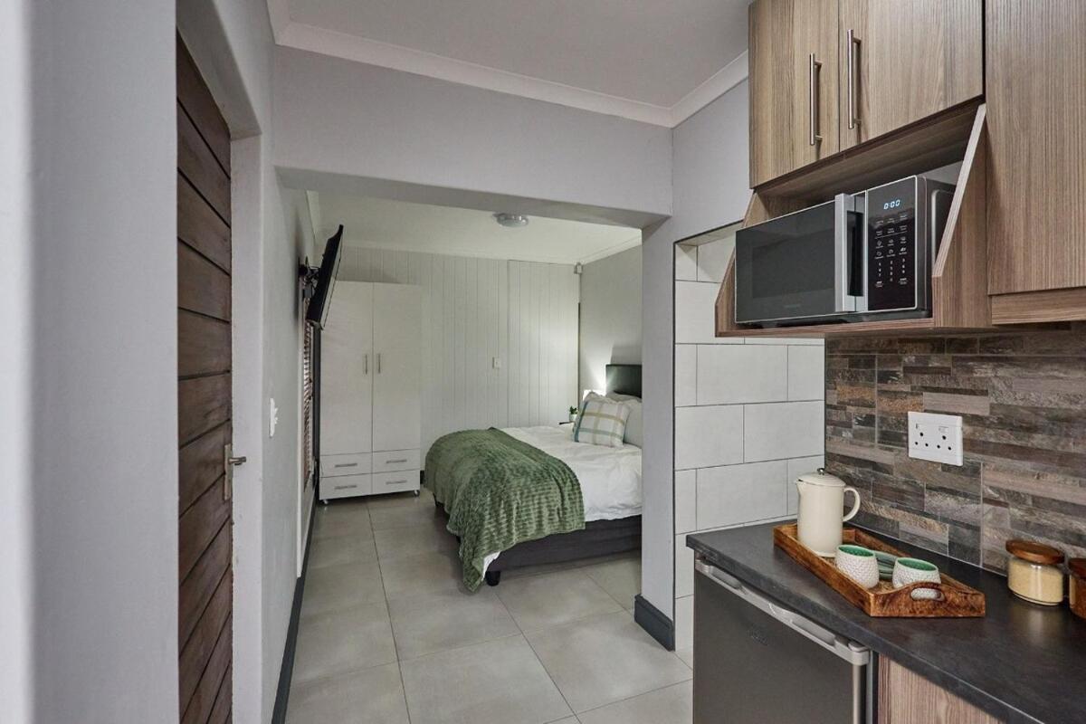 Peppertree Place Apartment *