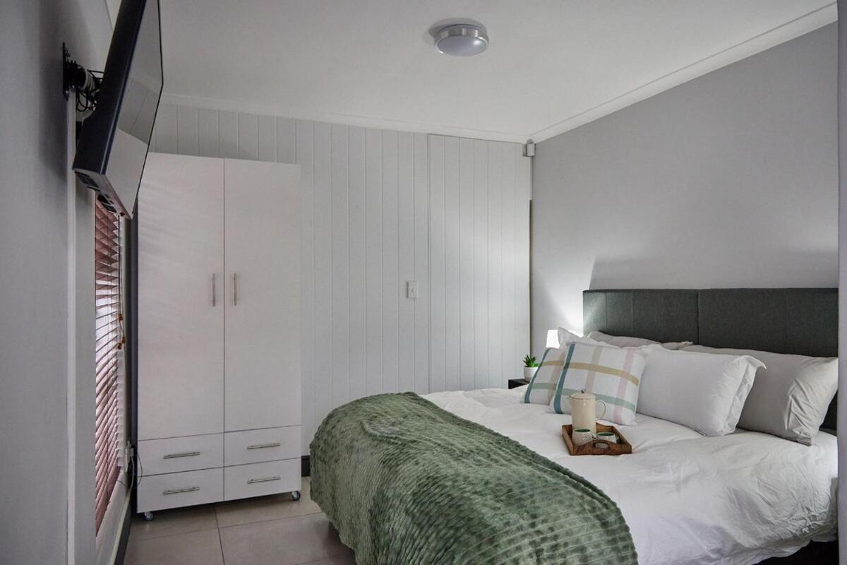 Peppertree Place * Cape Town