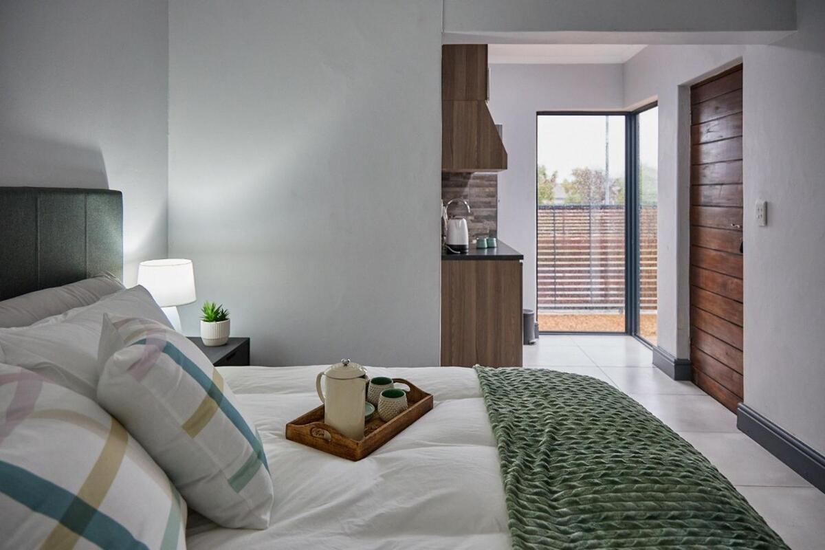 Peppertree Place Apartment *
