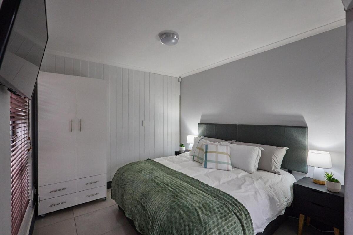 Peppertree Place Apartment *