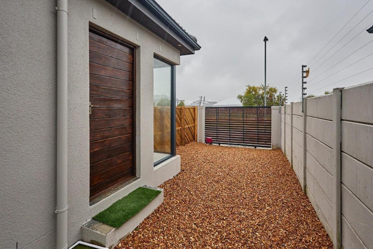 Apartment Peppertree Place Cape Town